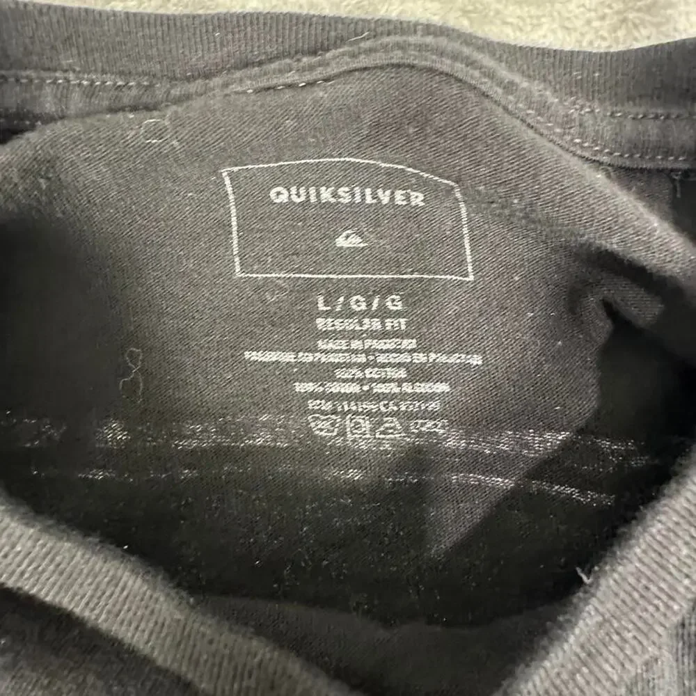 Quiksilver Black Blue Logo In Flames Surfing Graphic T-shirt Size Large - Picture 3 of 5